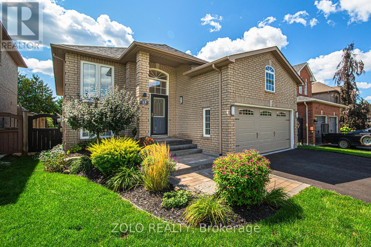 13 Glen Eagles Drive