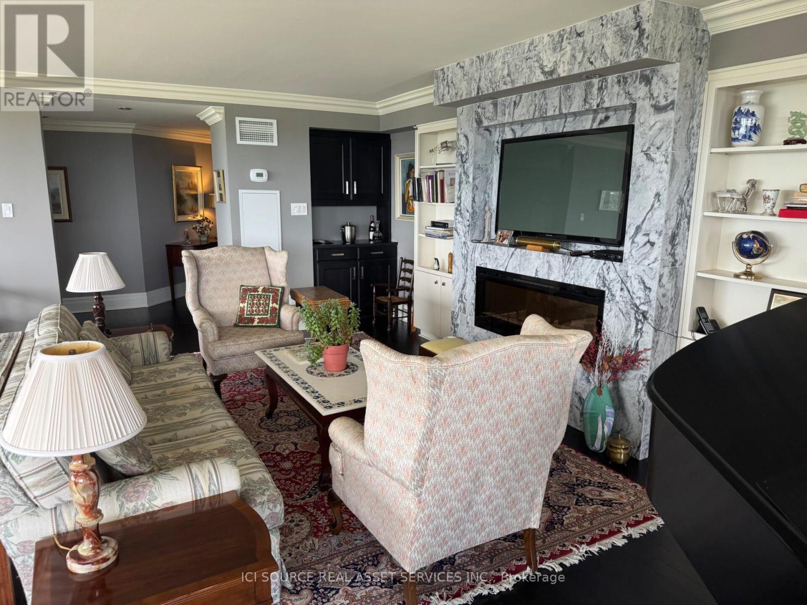 2703 2045 Lake Shore Boulevard W