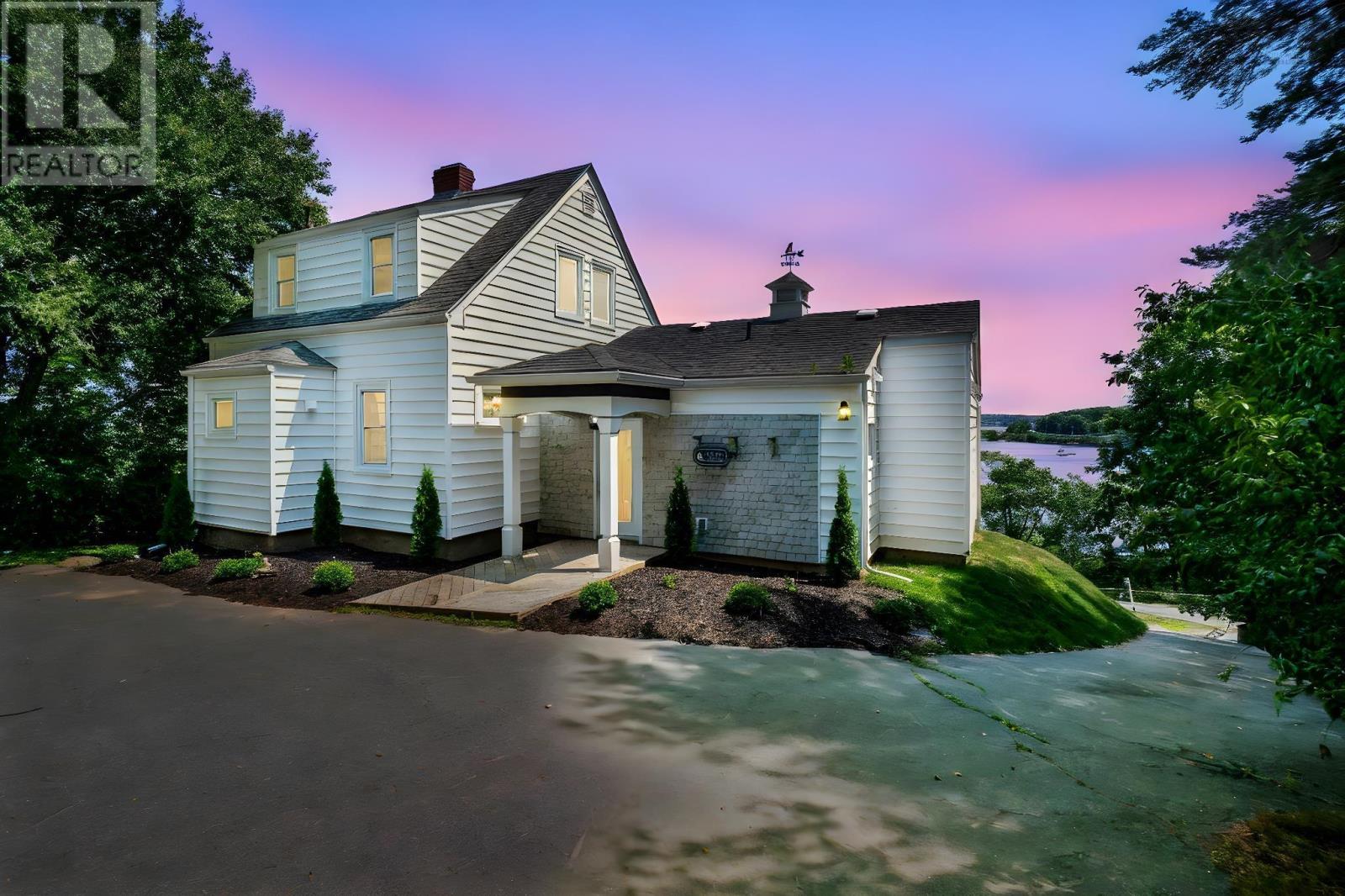 44 Dakin Drive