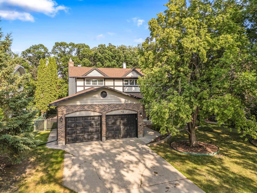 39 Carlotta Crescent