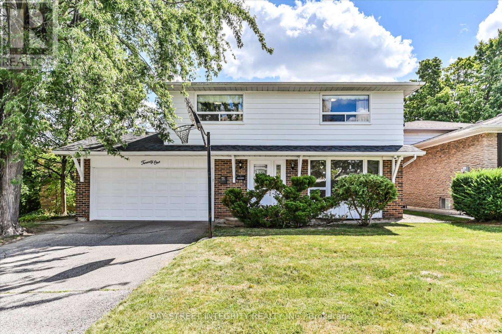21 Whitehorn Crescent