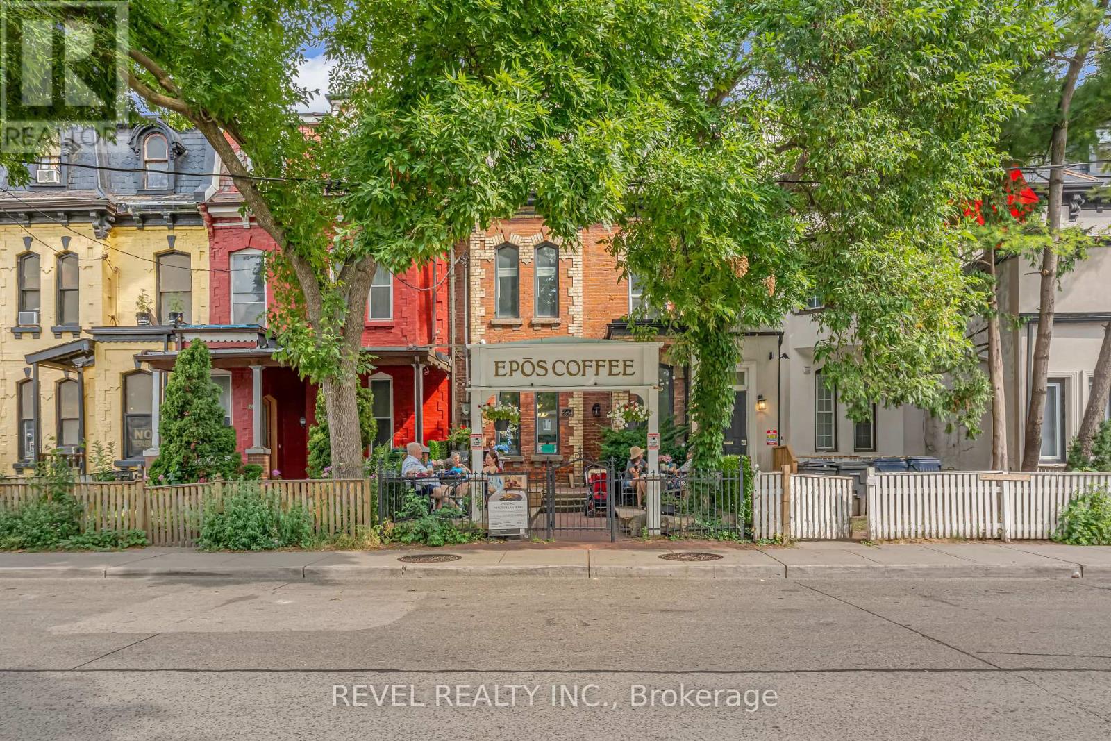 290 Gerrard Street E