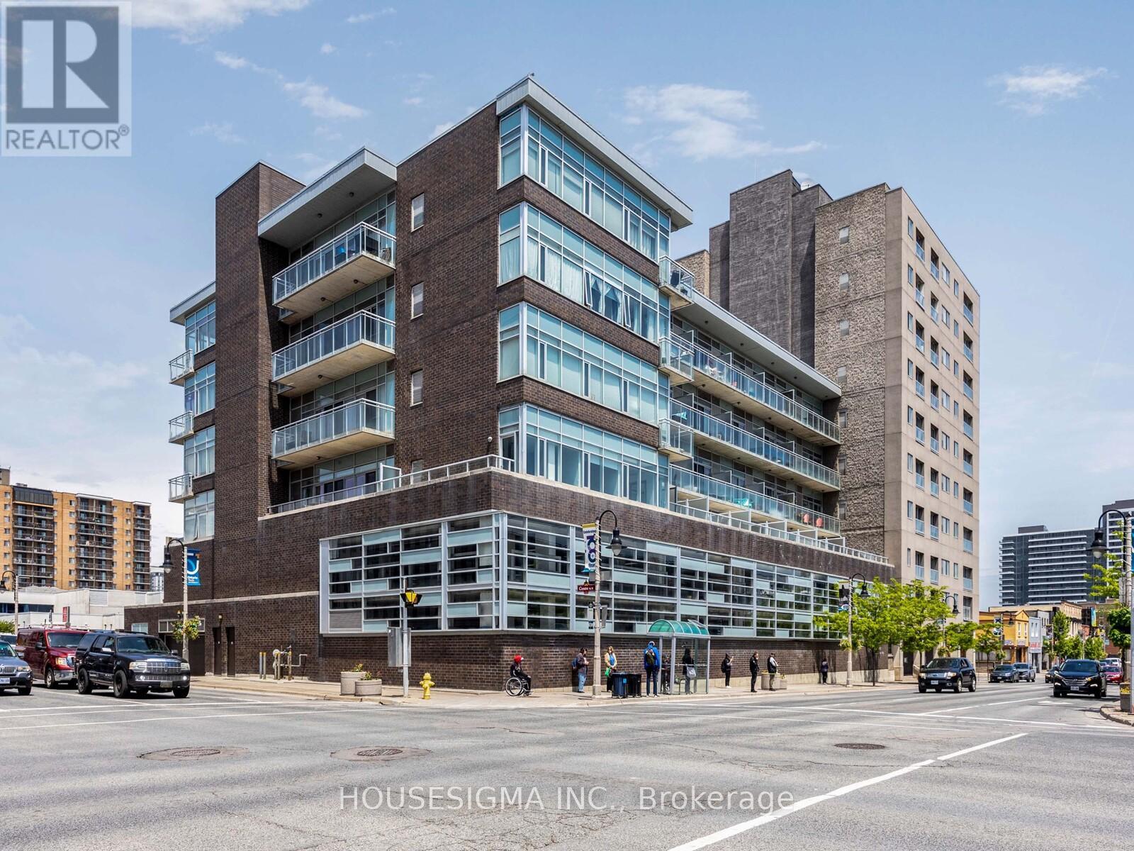 313 44 Bond Street W