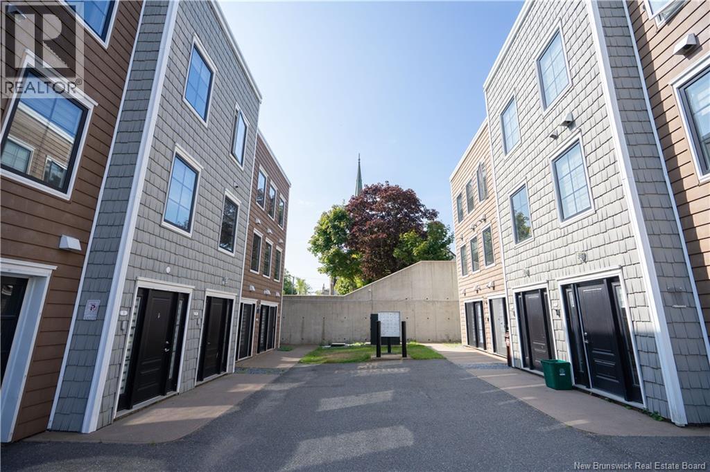12 Cathedral Lane