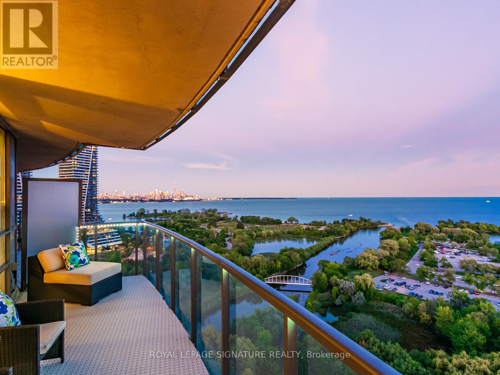 2101 2230 Lake Shore Boulevard W