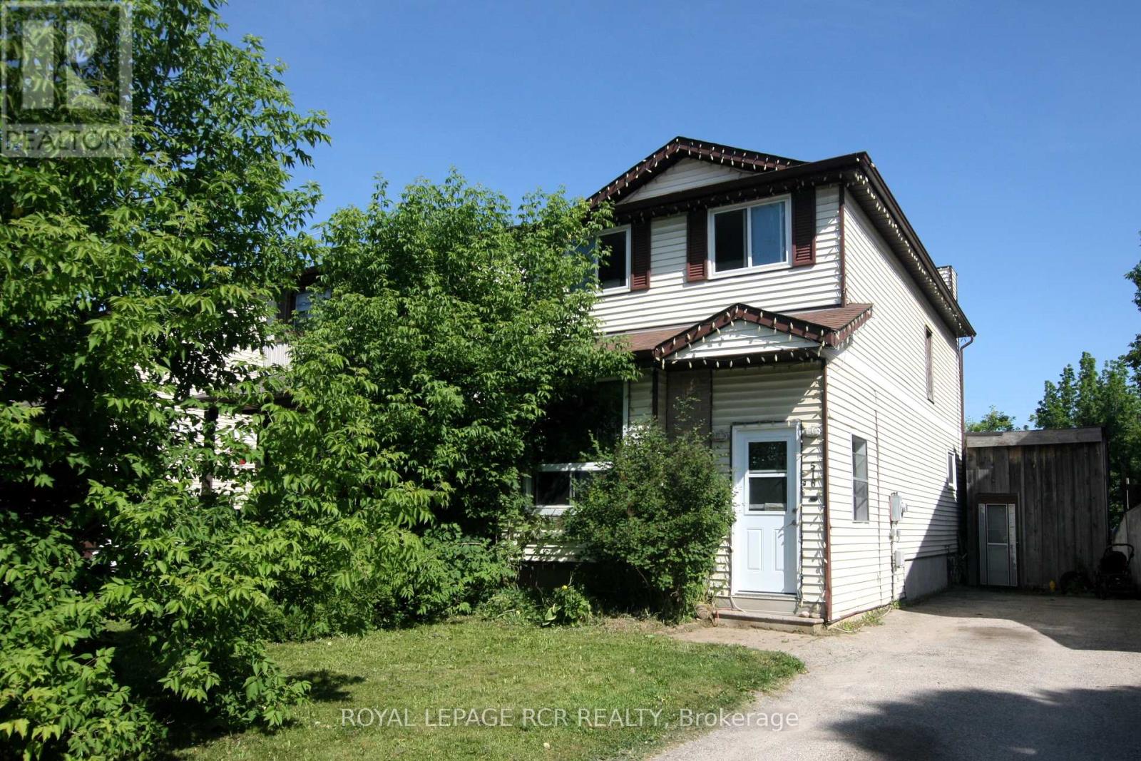 516 Pineview Gardens