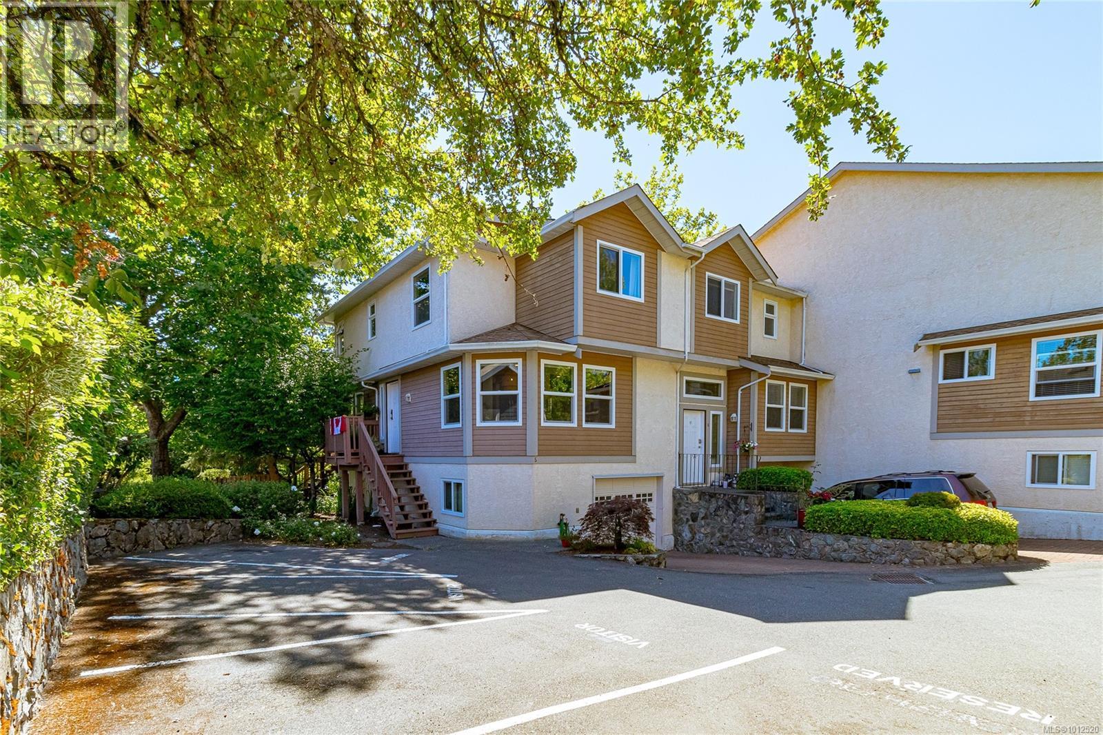 5 4580 West Saanich Rd