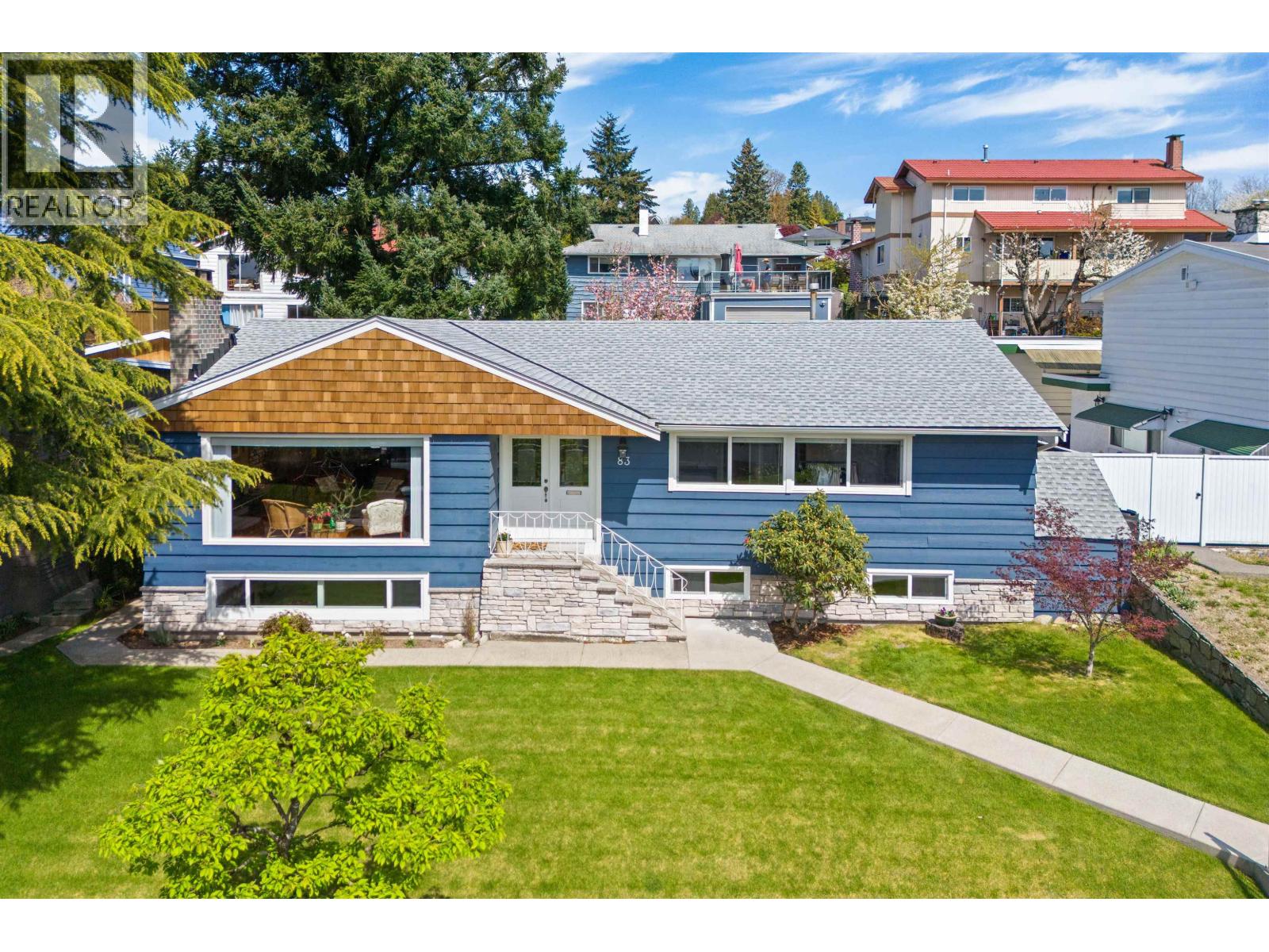 83 Mott Crescent