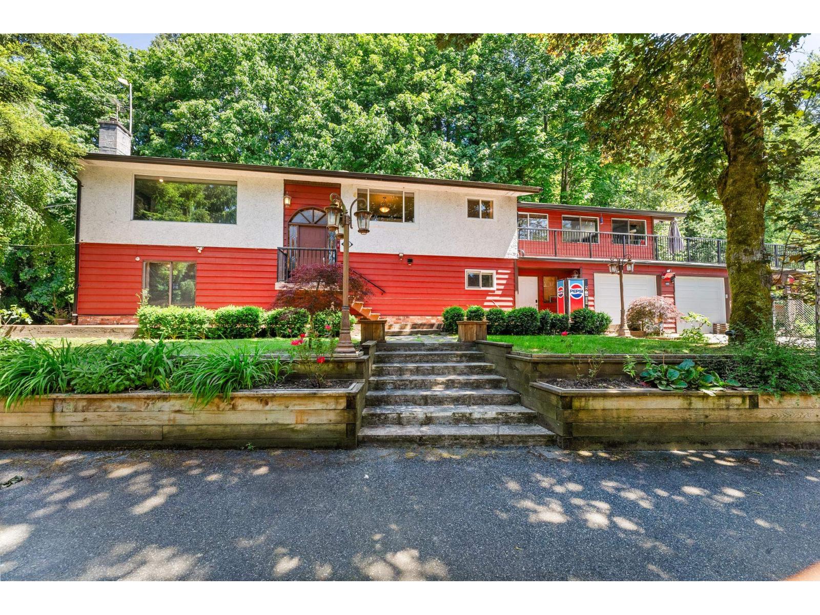 194 Clovermeadow Crescent
