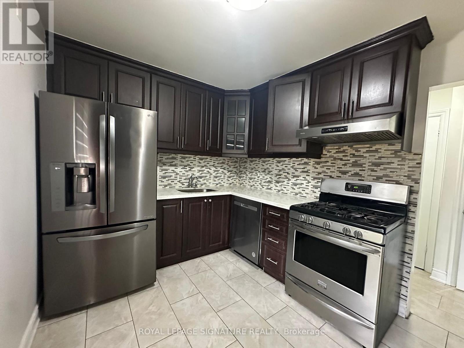 115 16 Litchfield Court