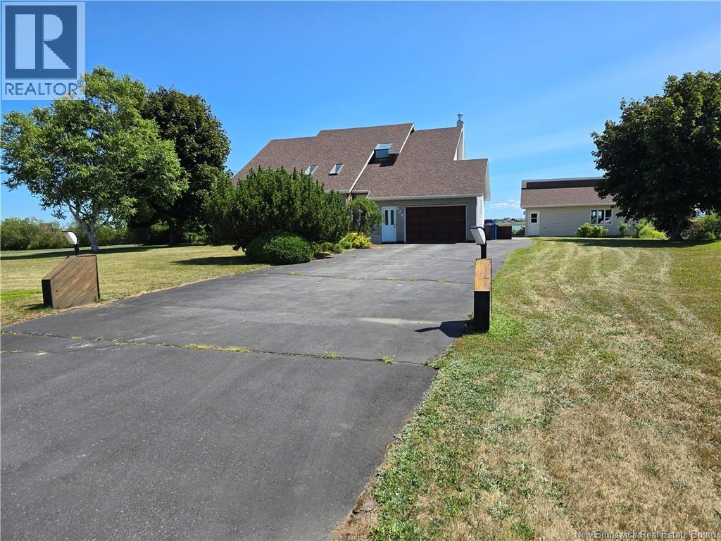804 St Pierre Crescent