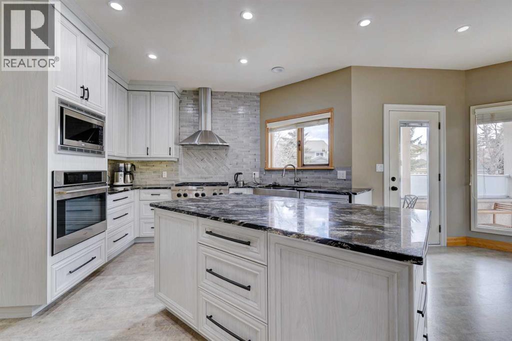 220 Santana Bay Nw