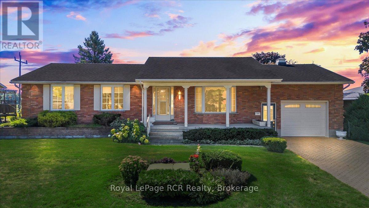 29 2nd Street Crescent