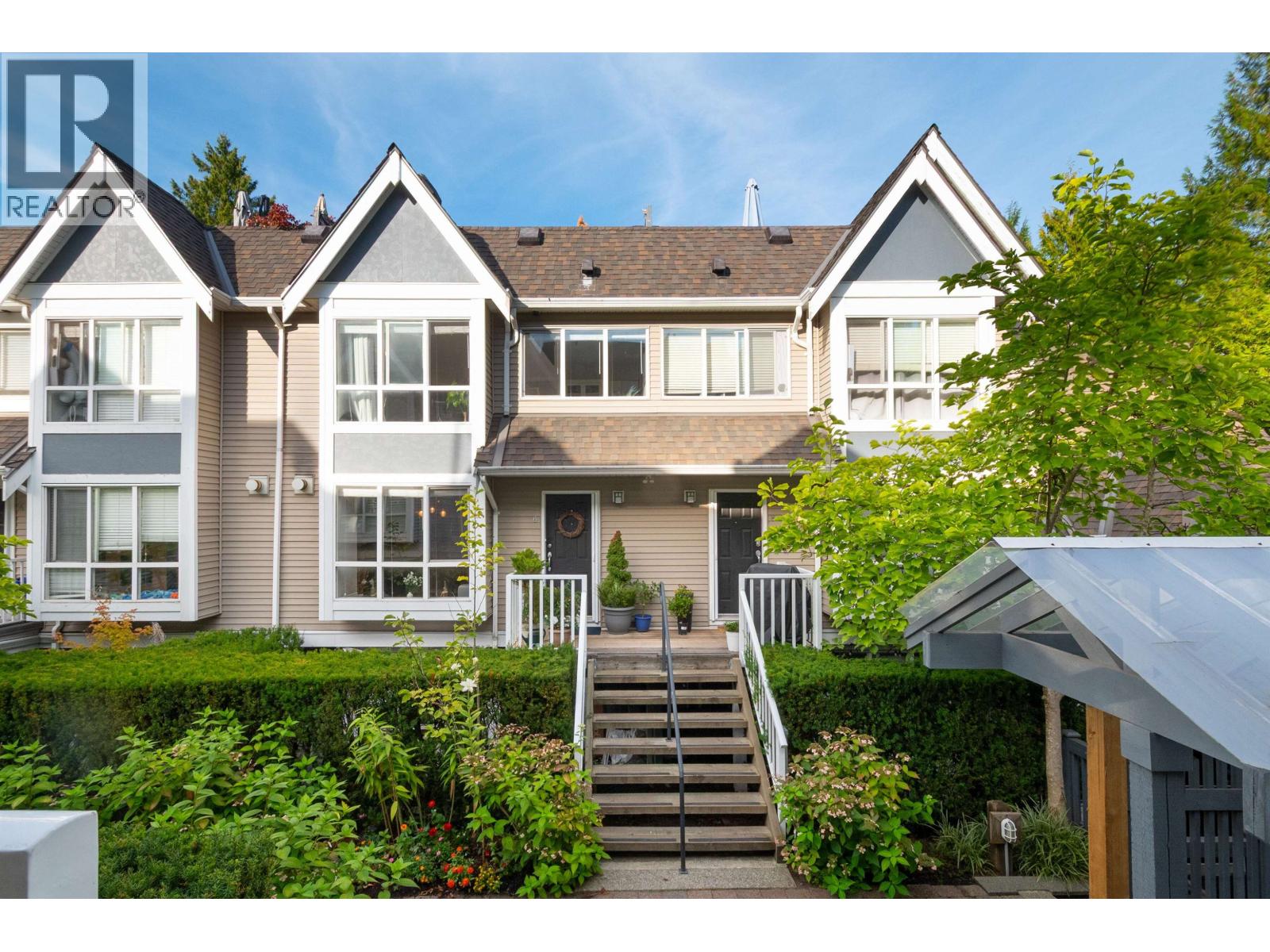 6 1015 Lynn Valley Road
