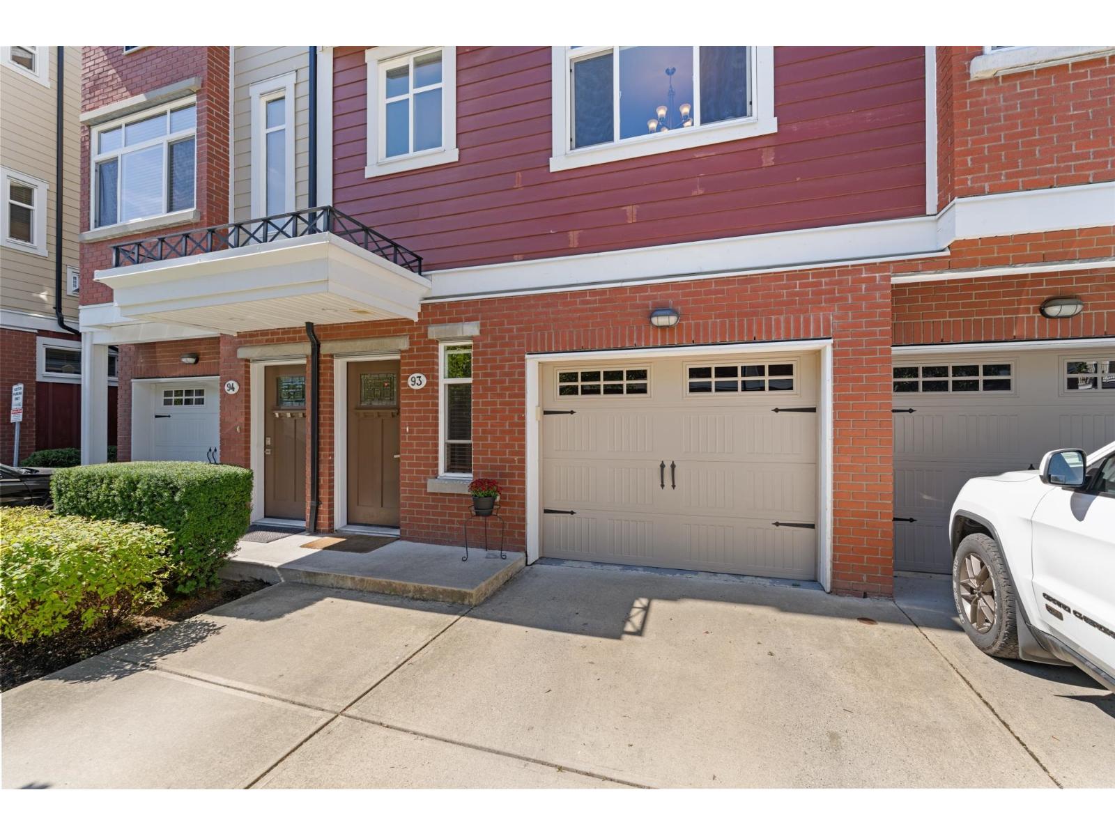 93 8068 207 Street