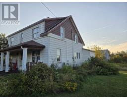 Living room - 6613 Route 14, Cape Wolfe, PE C0B1B0 Photo 2