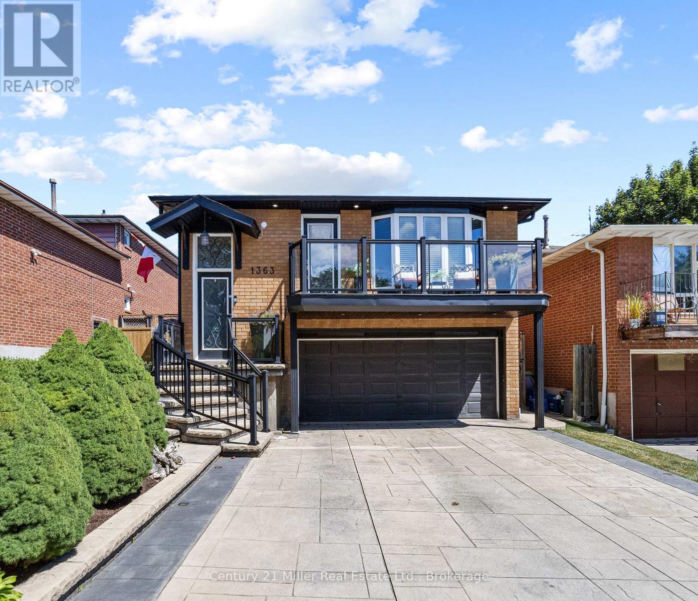 1363 Harmsworth Square
