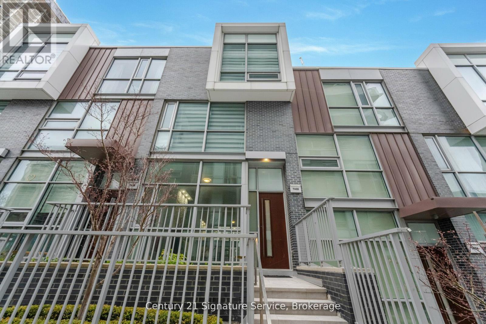 Th 05 101 Erskine Avenue