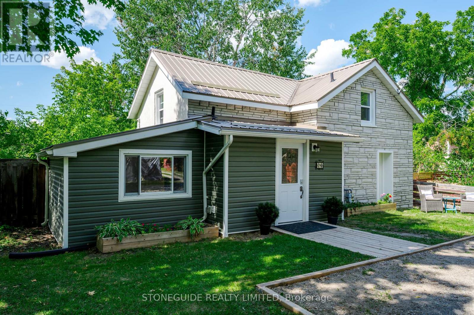 76 Doxsee Avenue S