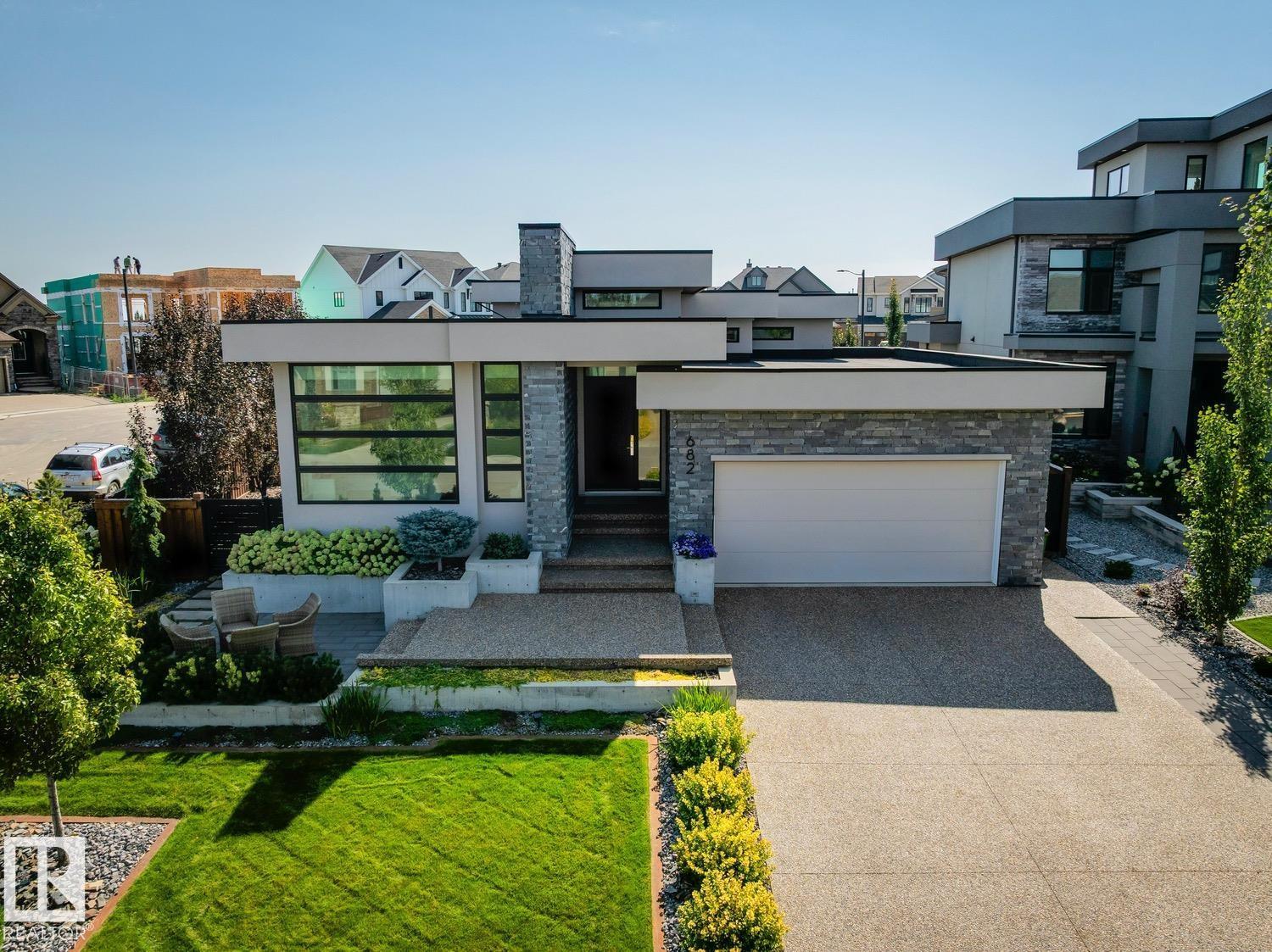 682 Howatt Dr Sw