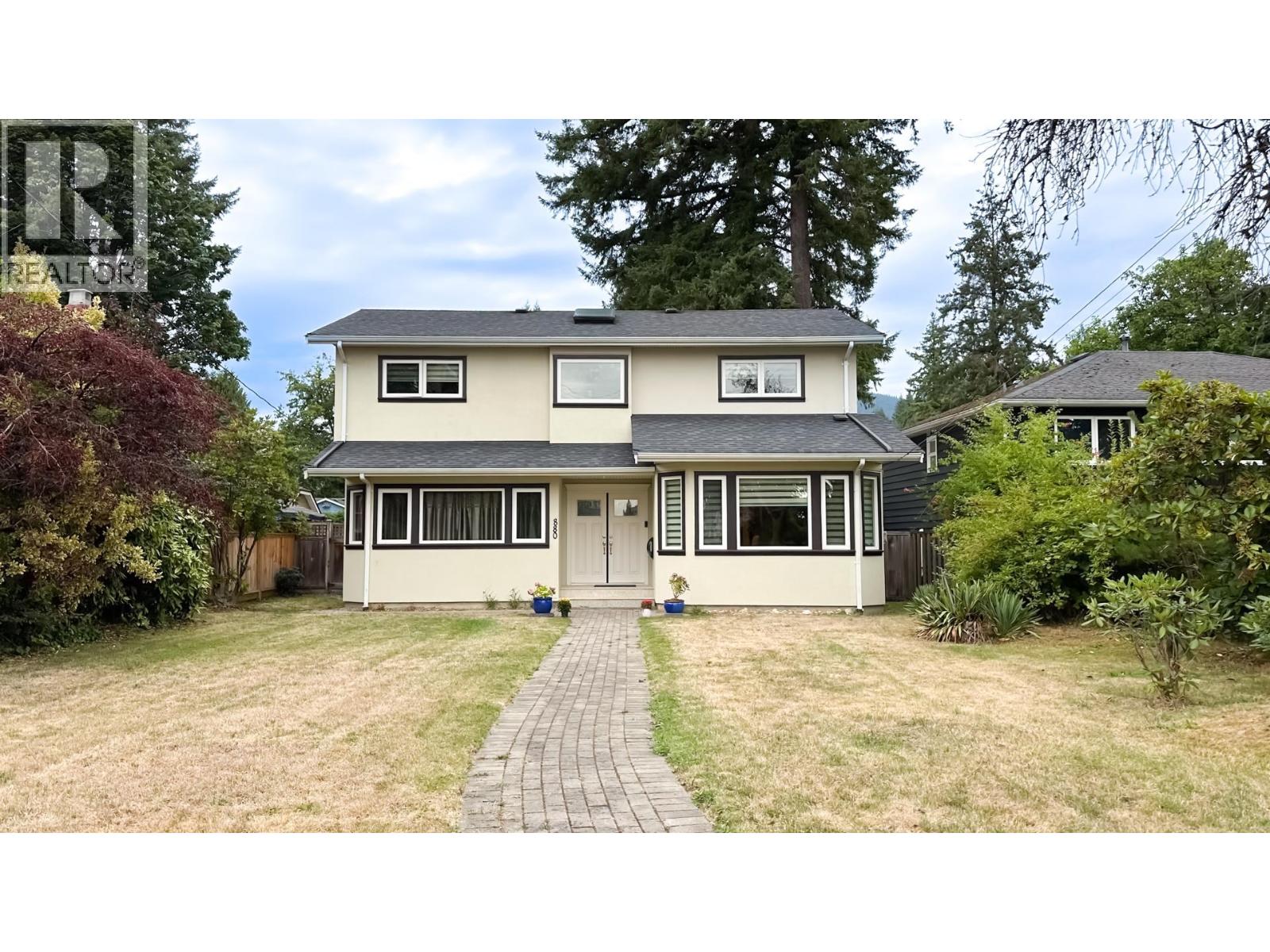 880 W 19th Street