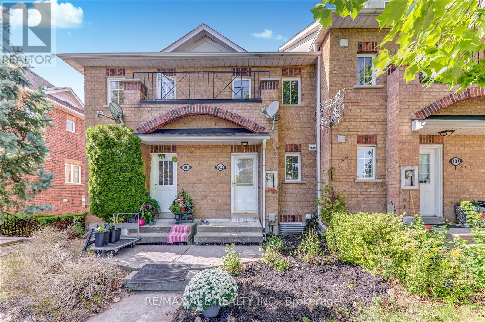 102 2 Hedge End Road