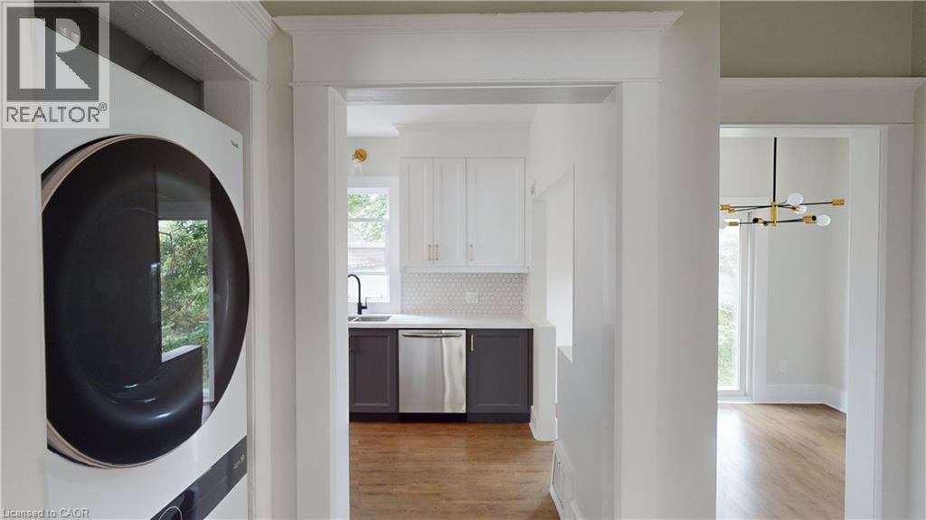 132 Graham Street Unit Upper