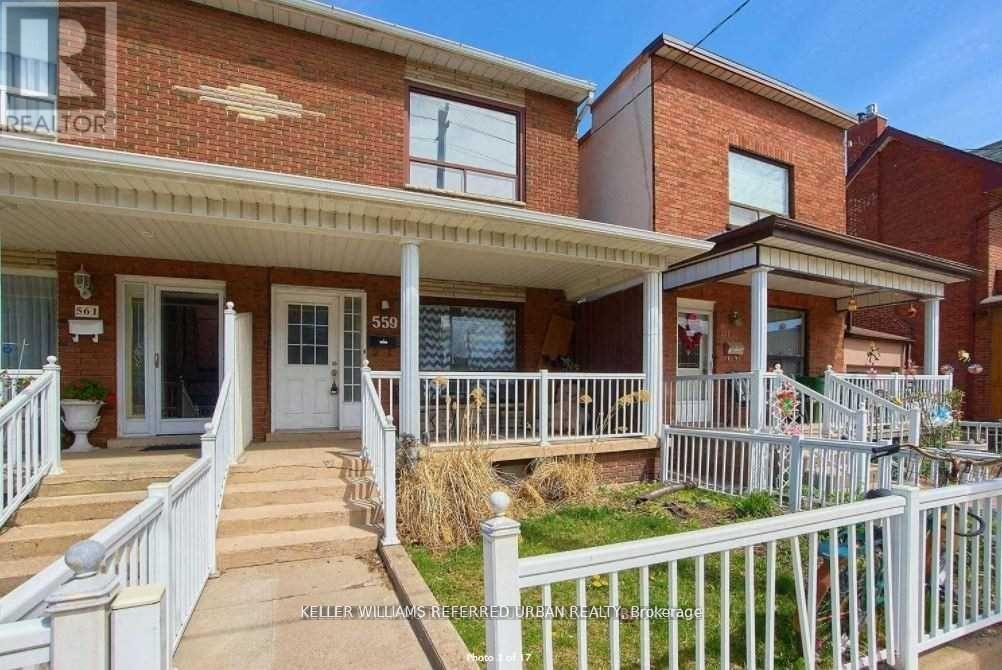 Upper 559 Dufferin Street
