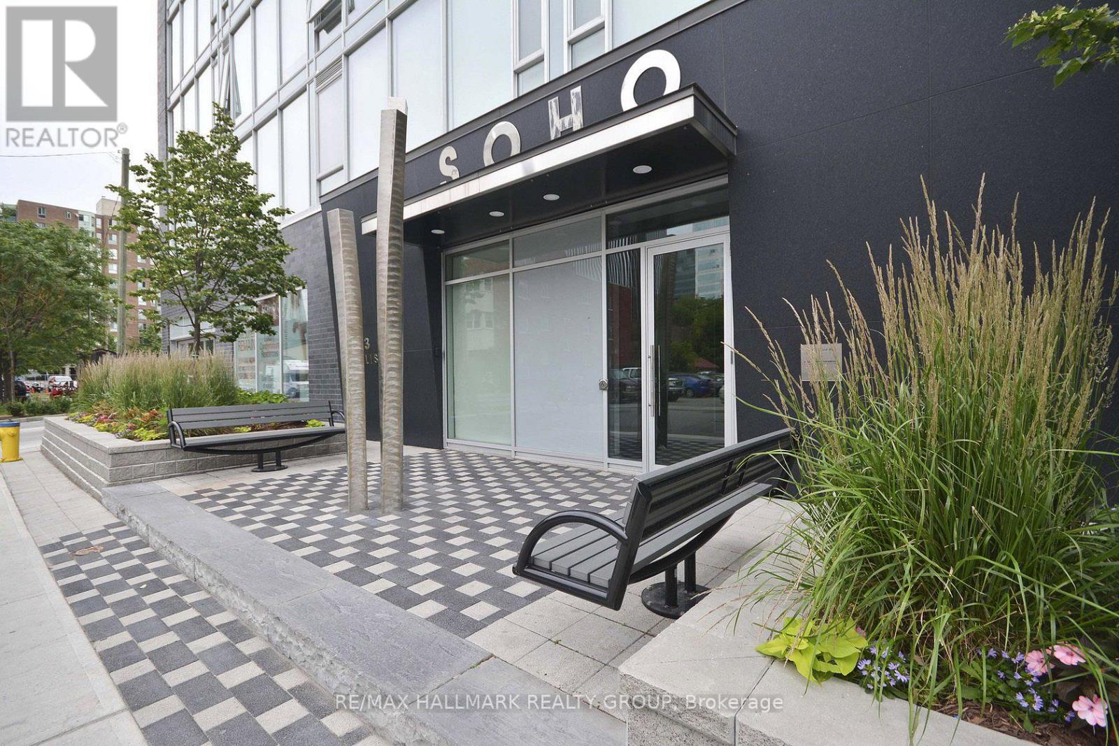 1111 300 Lisgar Street