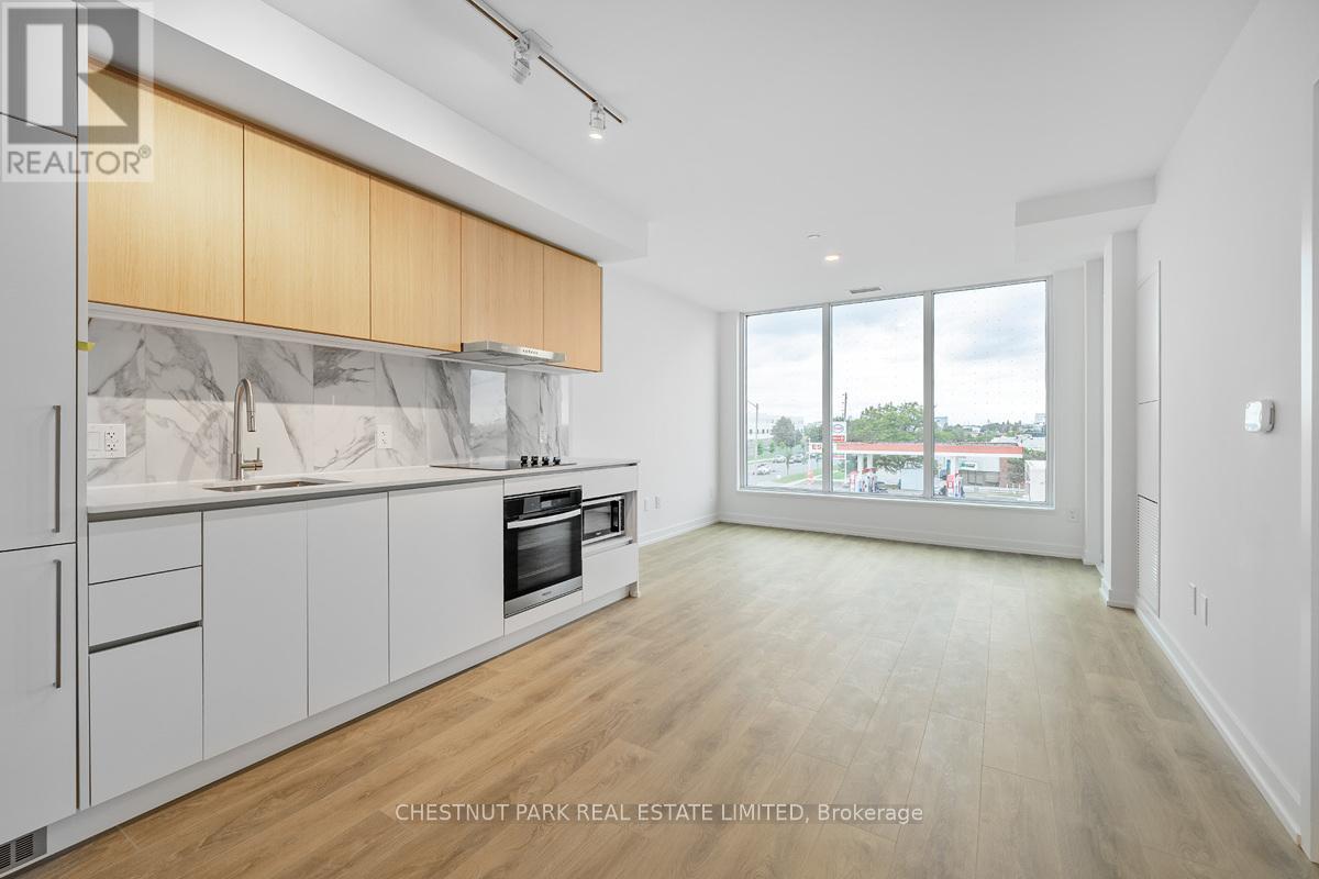 329 1100 Sheppard Avenue W