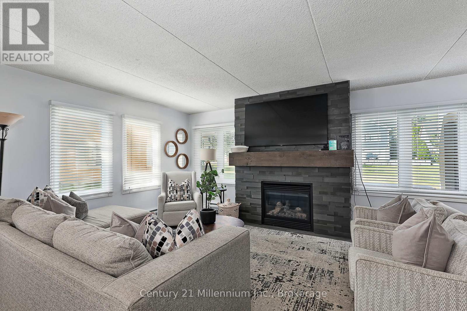 118 169 Jozo Weider Boulevard