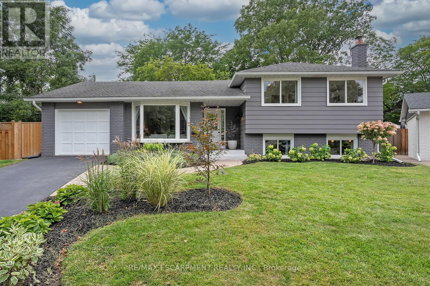 406 Oakwood Drive