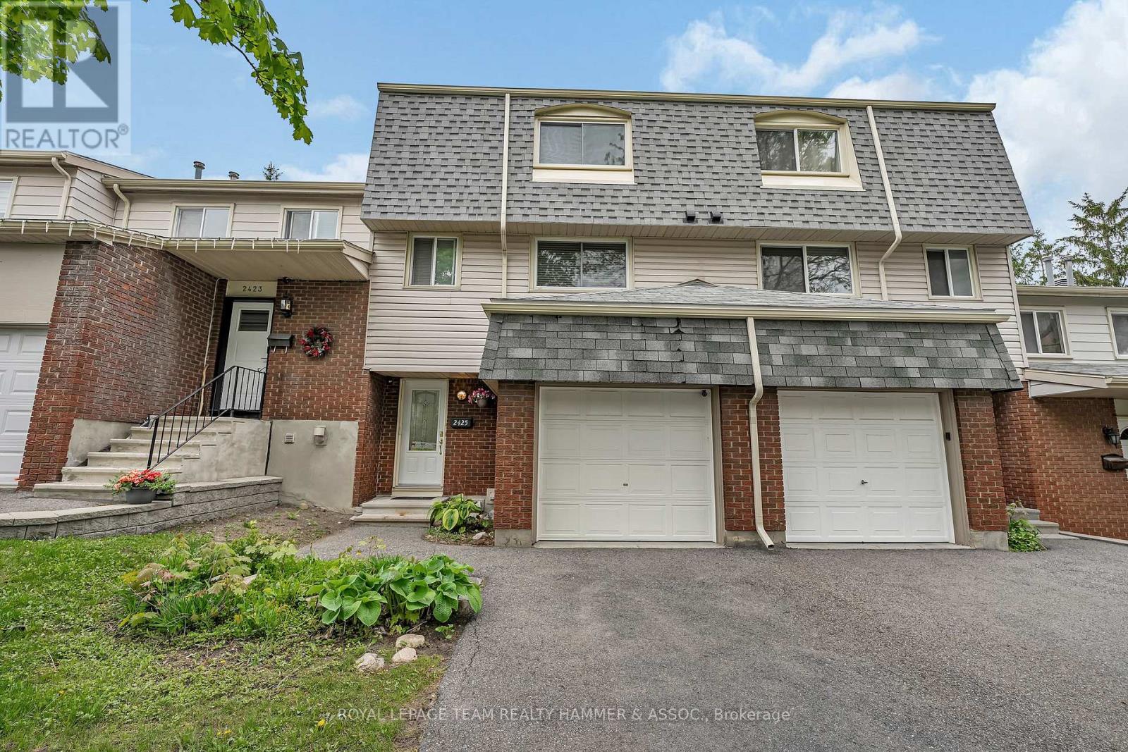 2425 Southvale Crescent