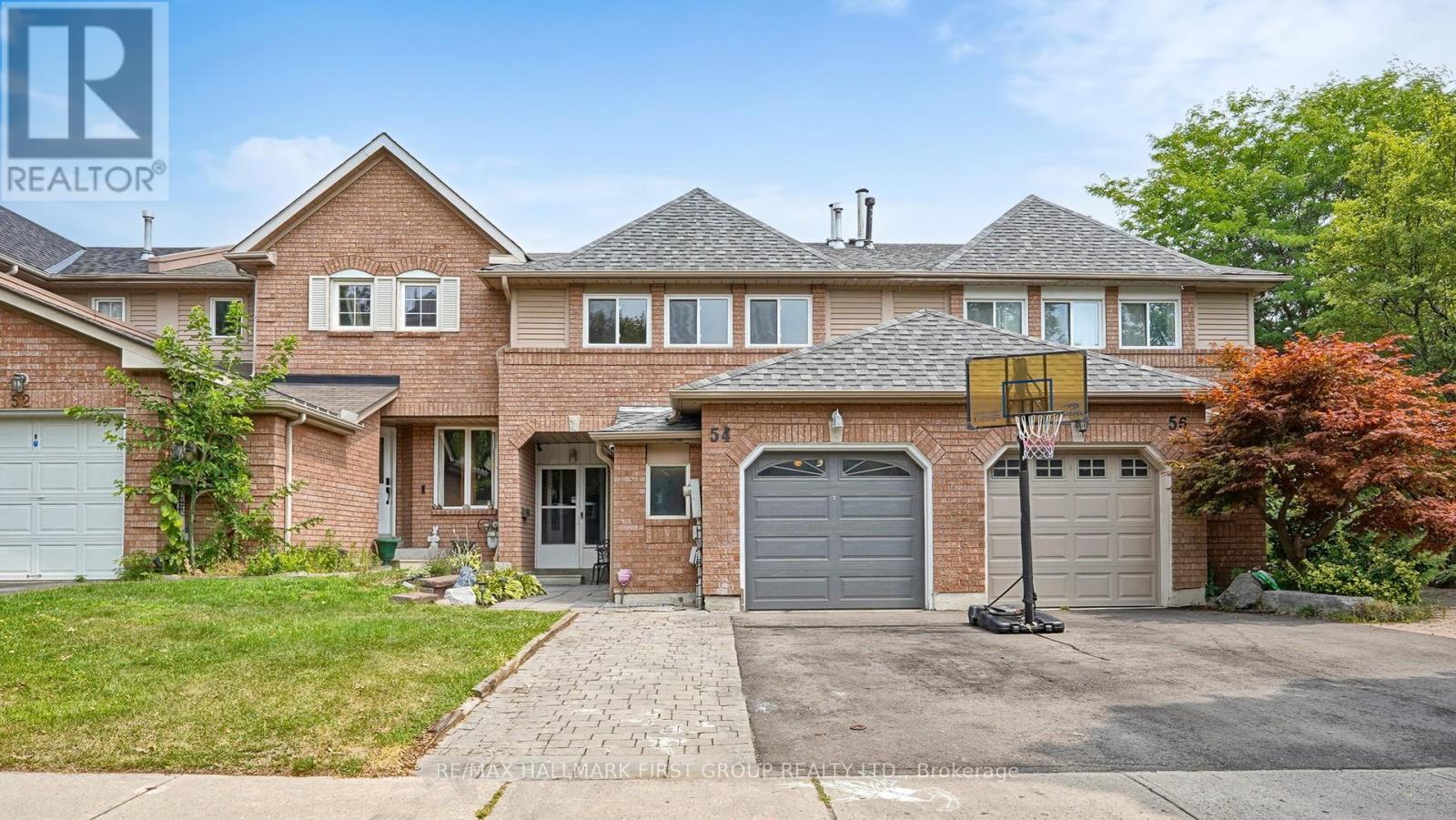 54 Davies Crescent