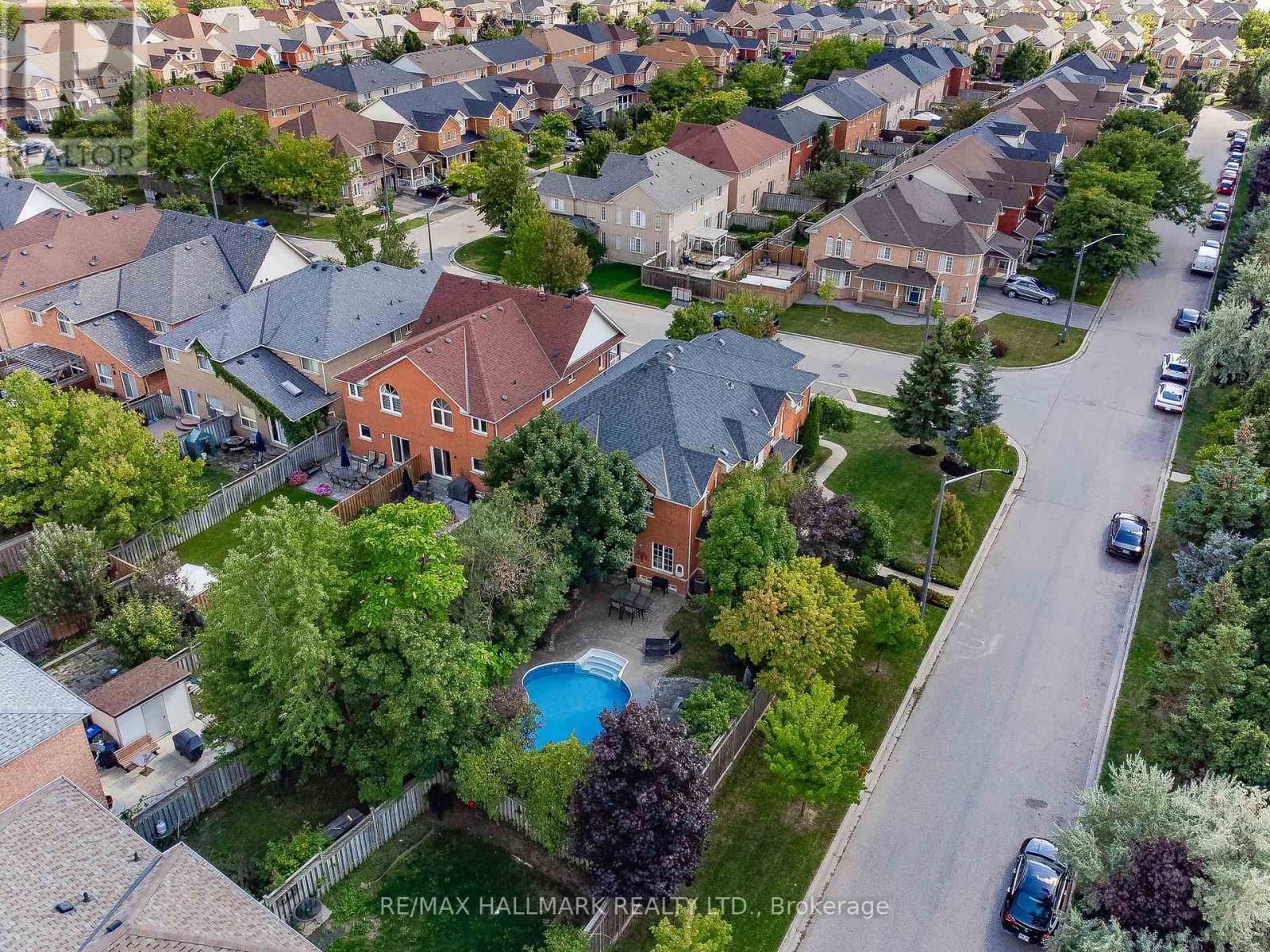3288 Equestrian Crescent