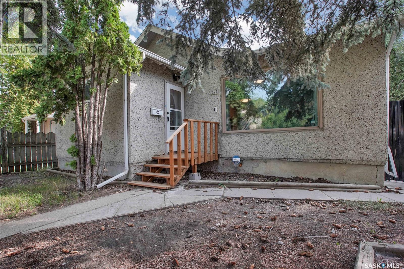 226 N Avenue S