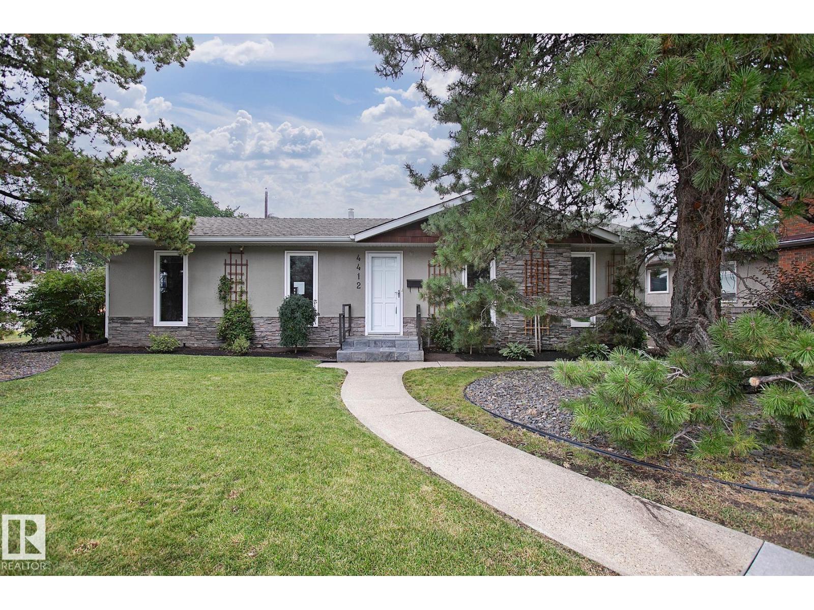 4412 107 Av Nw