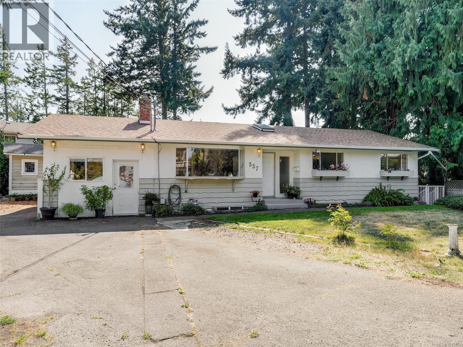 537 Fargo Pl