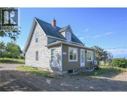 Bath (# pieces 1-6) - 336 Saint Pierre O Boulevard, Caraquet, NB E1W1A3 Photo 3