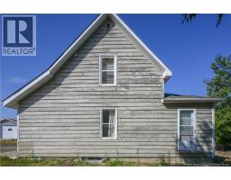 Sitting room - 336 Saint Pierre O Boulevard, Caraquet, NB E1W1A3 Photo 4