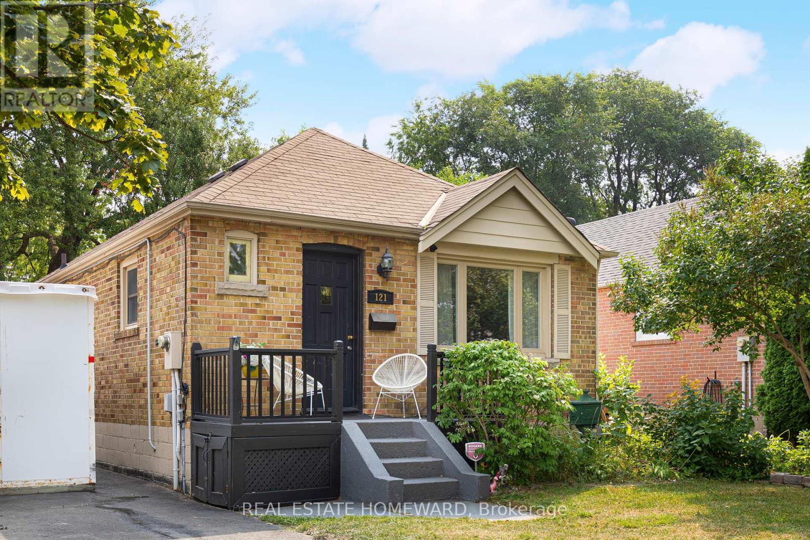 121 Sandown Avenue