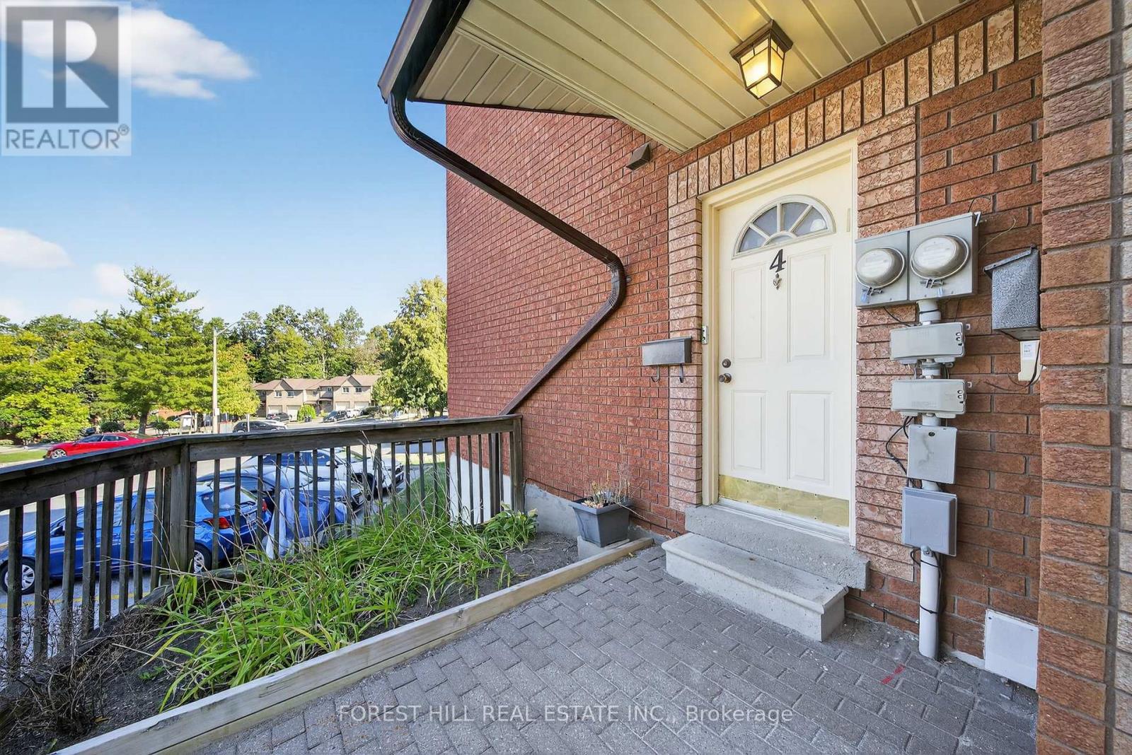 4 22 Meadow Lane