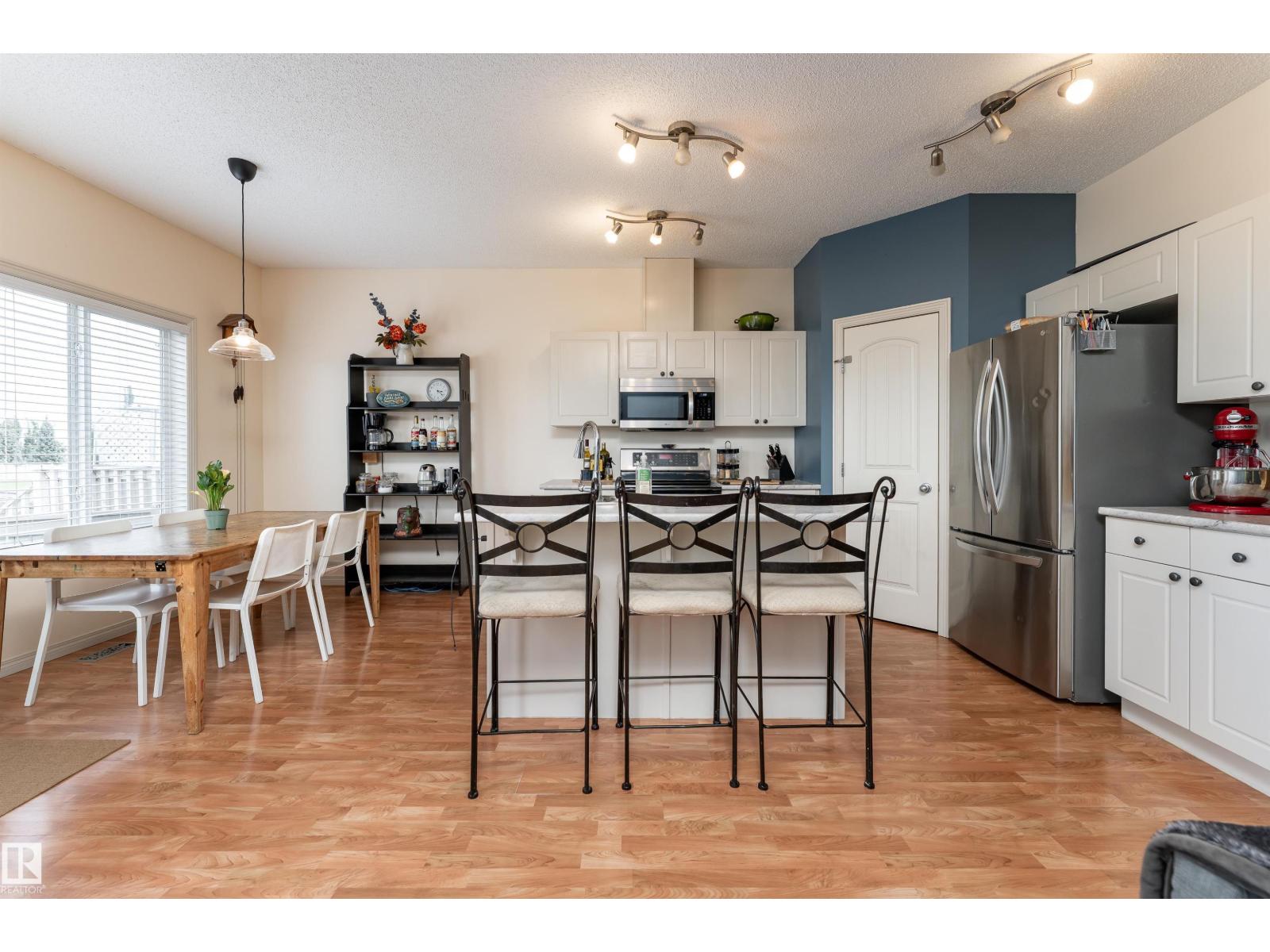 11724 10 Av Sw