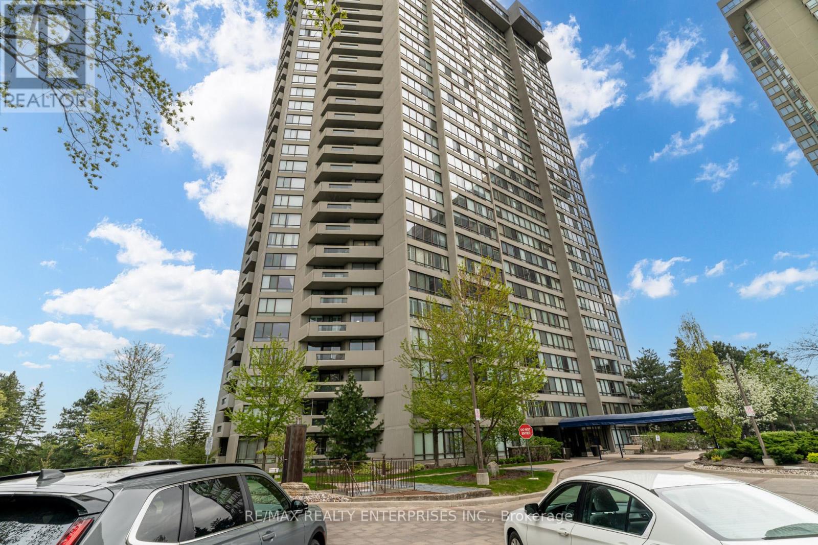204 65 Skymark Drive