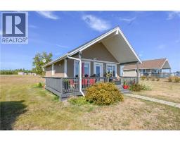Living room - 22 Rue De La Baie Street, Tracadie, NB E1X4S9 Photo 4