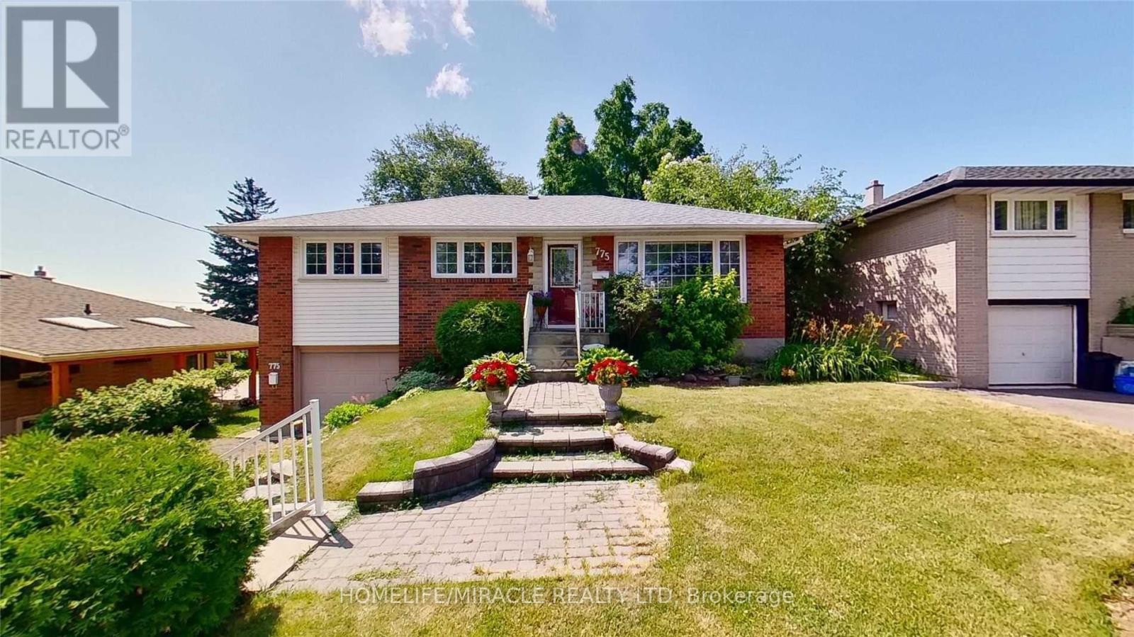Upper 775 Shelley Avenue