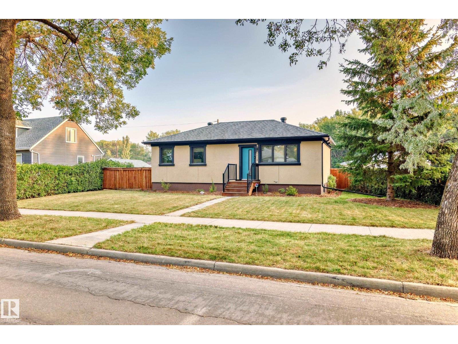 7712 86 Av Nw