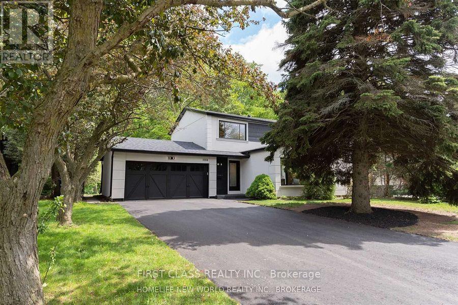 1684 Angela Crescent