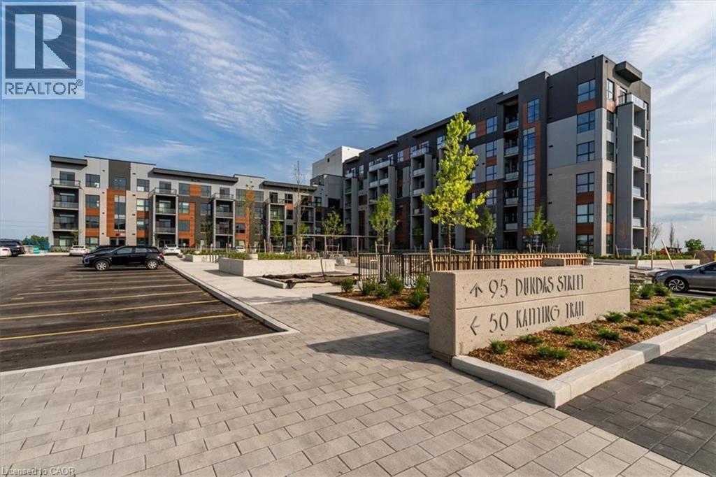95 Dundas Street W Unit 404