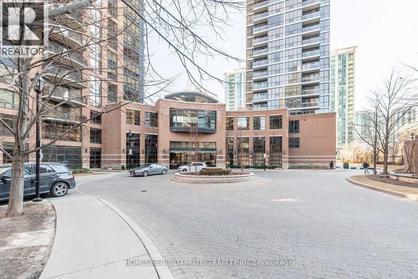 809 23 Sheppard Avenue E
